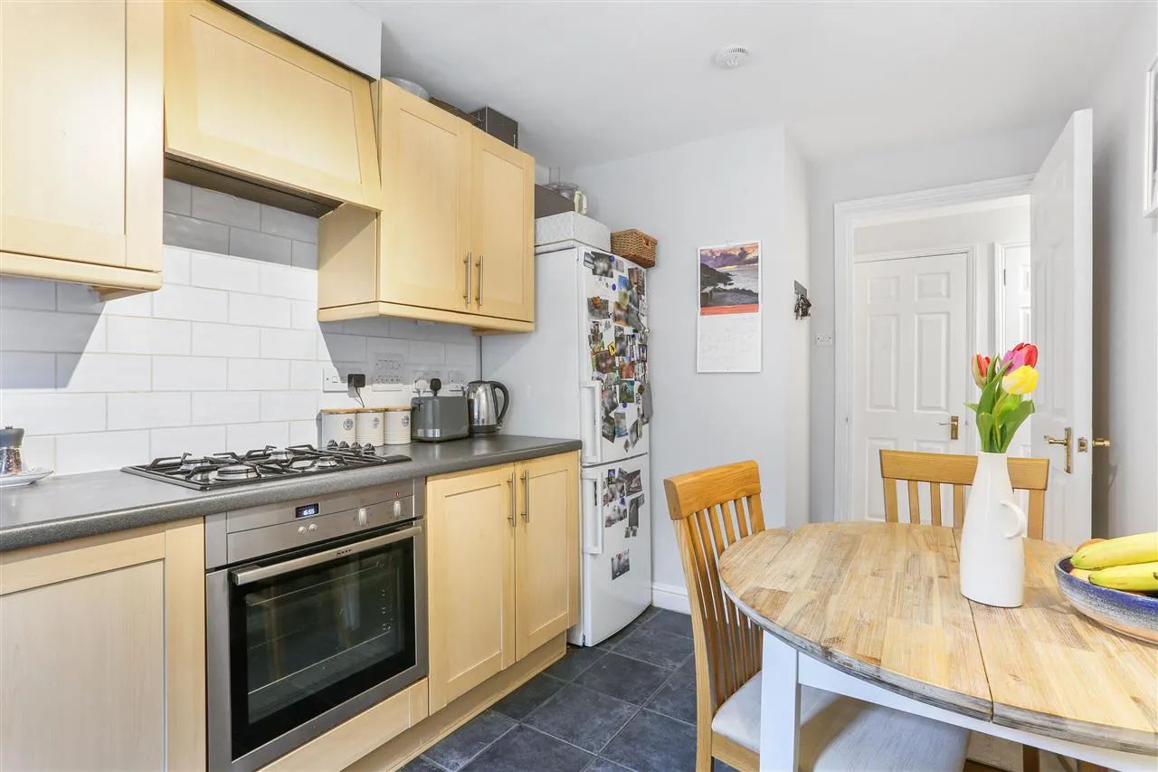Goddard Place, London, photo 5