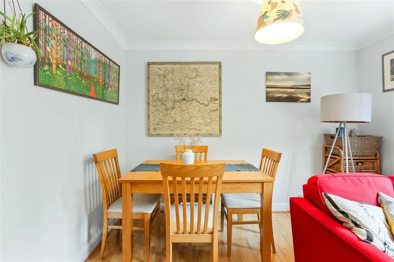Goddard Place, London, photo 6