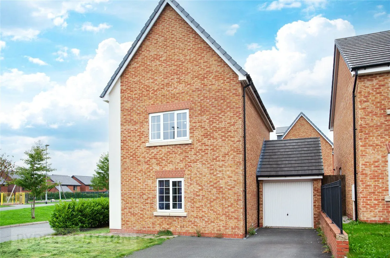4 bed house for sale, Loughrigg Drive, Middleton, M24