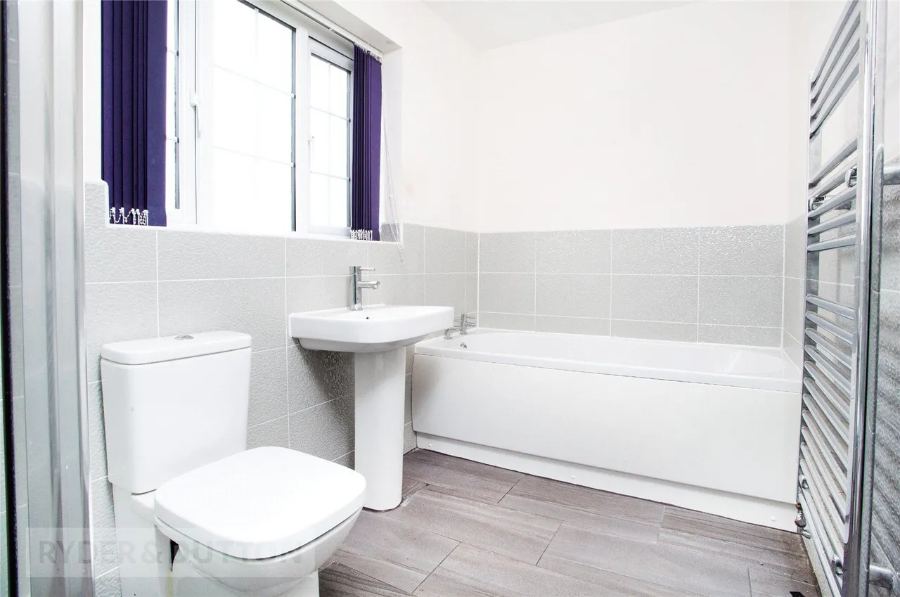 Loughrigg Drive, Middleton, M24, photo 18