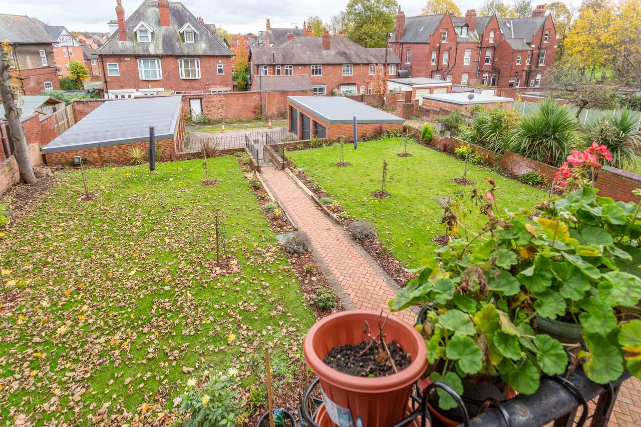 Thorne Road, Doncaster, DN2, photo 13