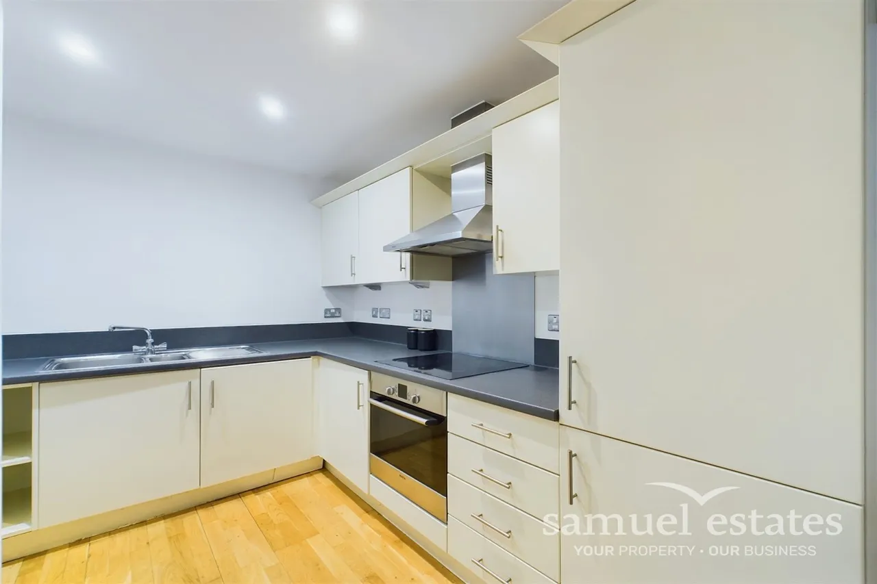 31 Chapter Way, London, SW19 2RP, photo 5