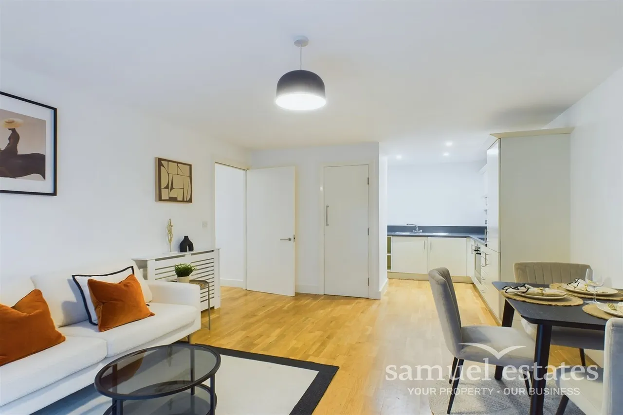 31 Chapter Way, London, SW19 2RP, photo 4