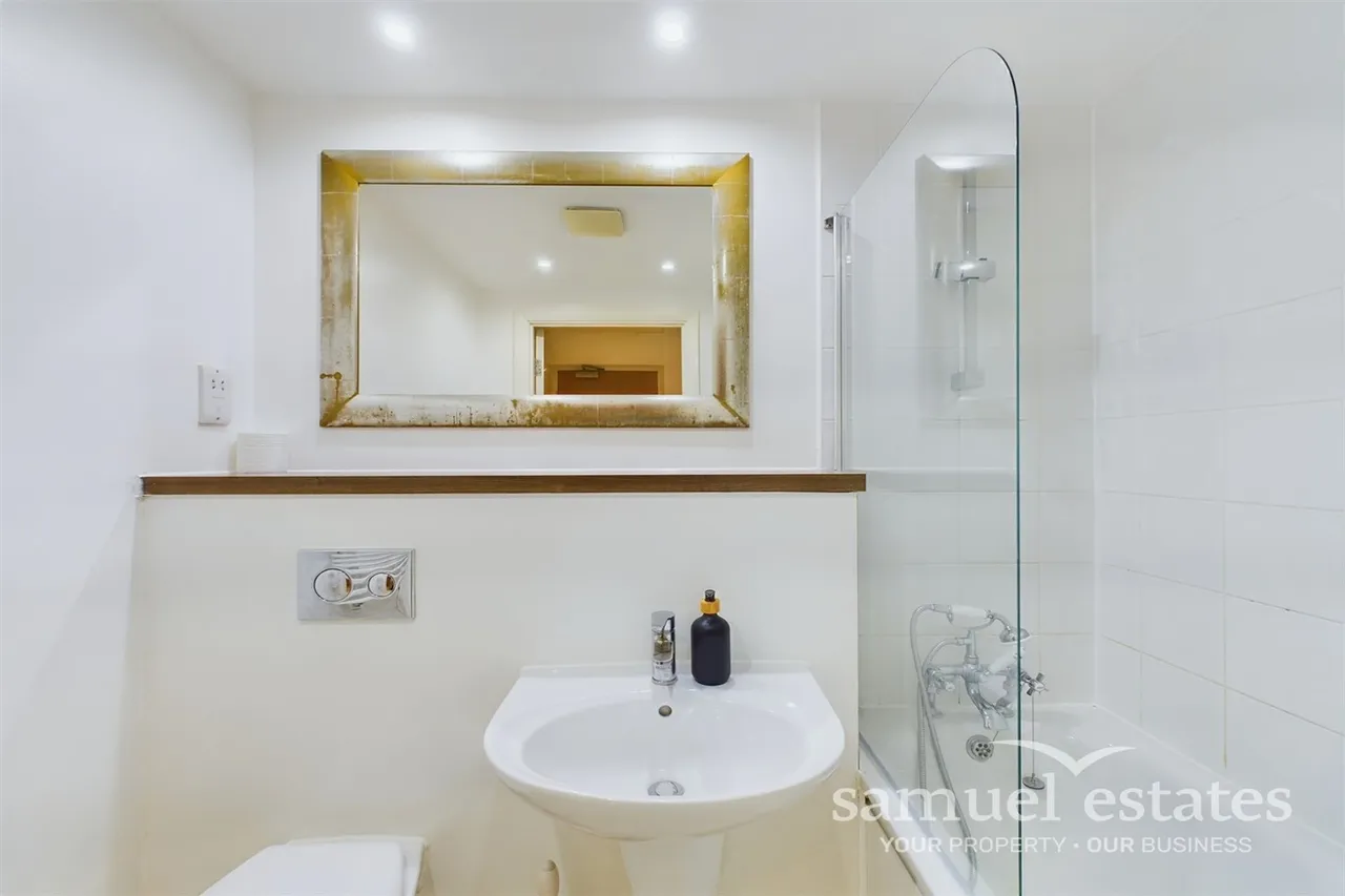 31 Chapter Way, London, SW19 2RP, photo 11