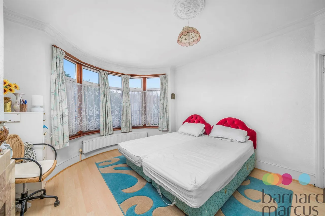 Grove Road, London, N12, photo 5