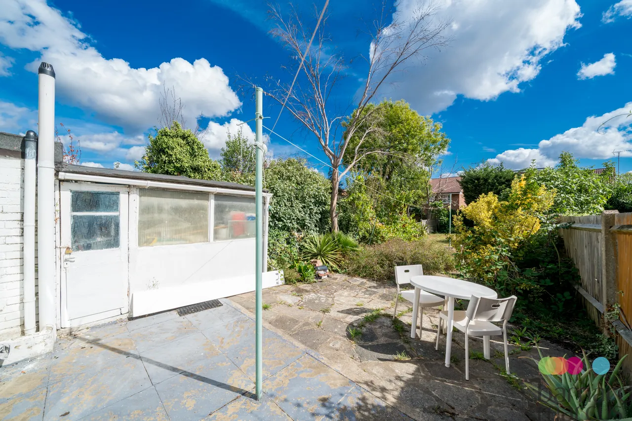 Grove Road, London, N12, photo 9