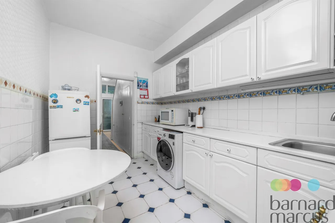 Grove Road, London, N12, photo 3