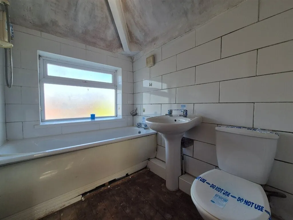 Willows Lane, Rochdale, OL16, photo 3
