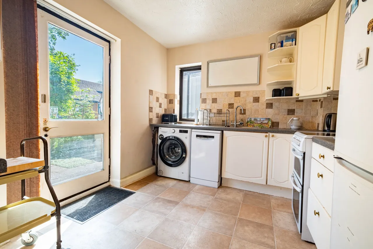 Bekonscot Court, Giffard Park, Milton Keynes, MK14 5QS, photo 5