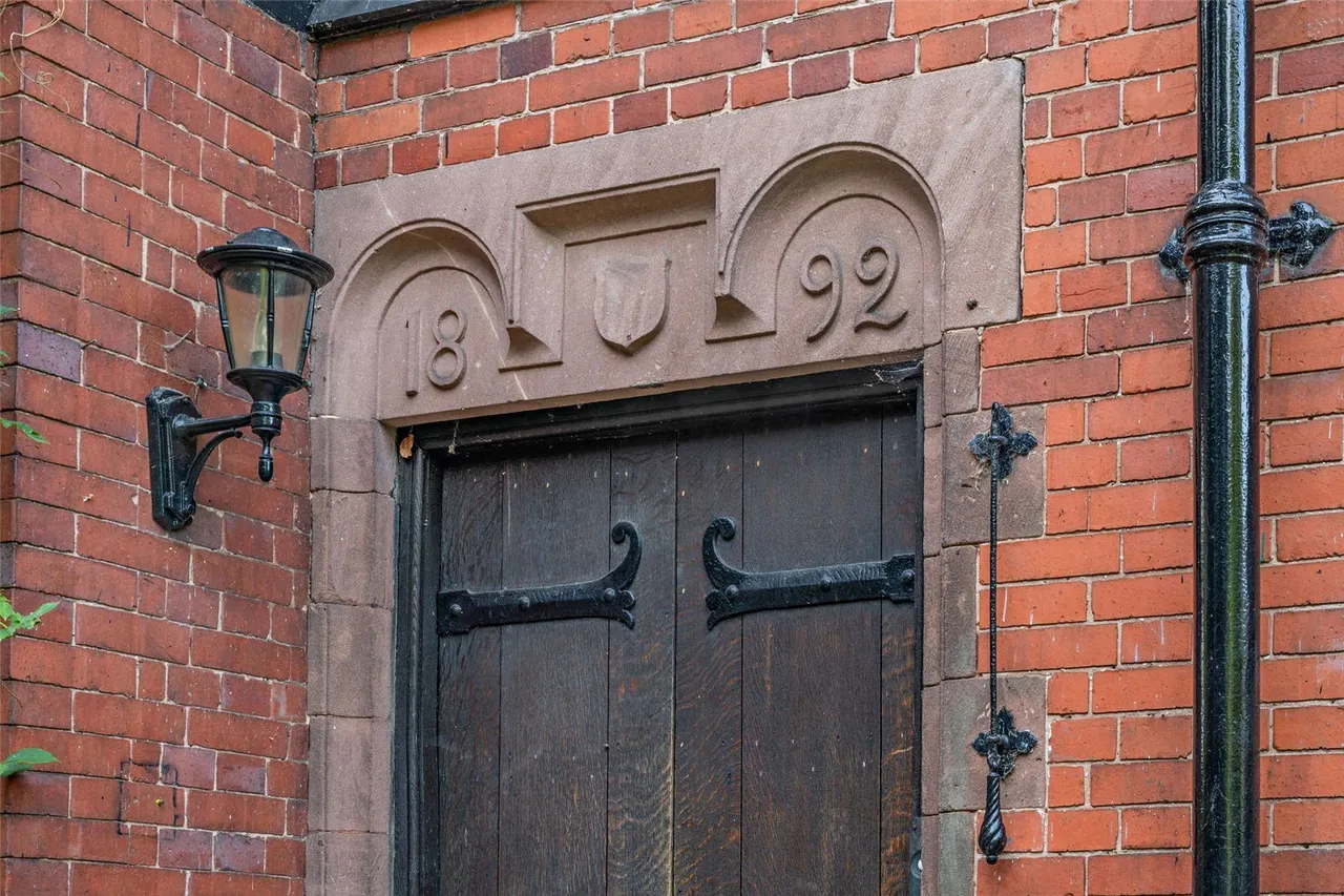 St. Georges Way, Thornton Hough, CH63, photo 33