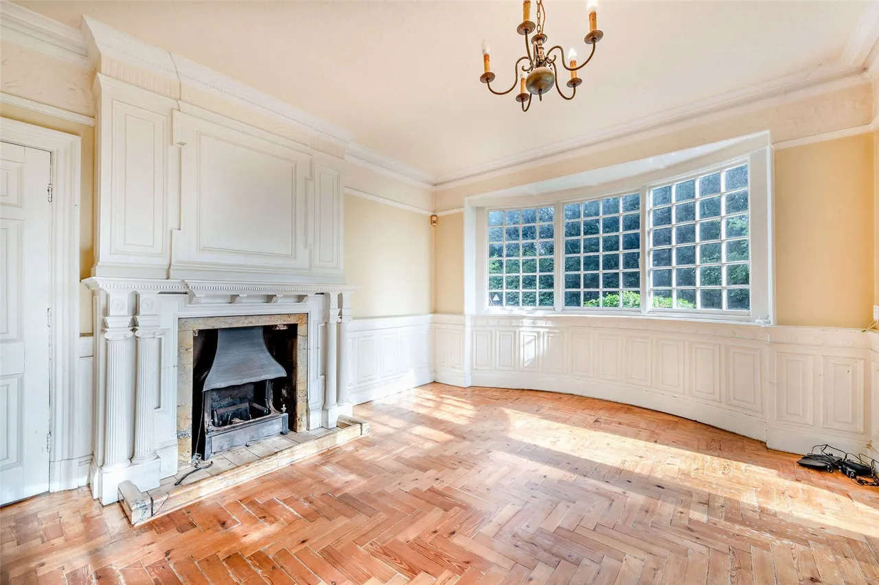 St. Georges Way, Thornton Hough, CH63, photo 8