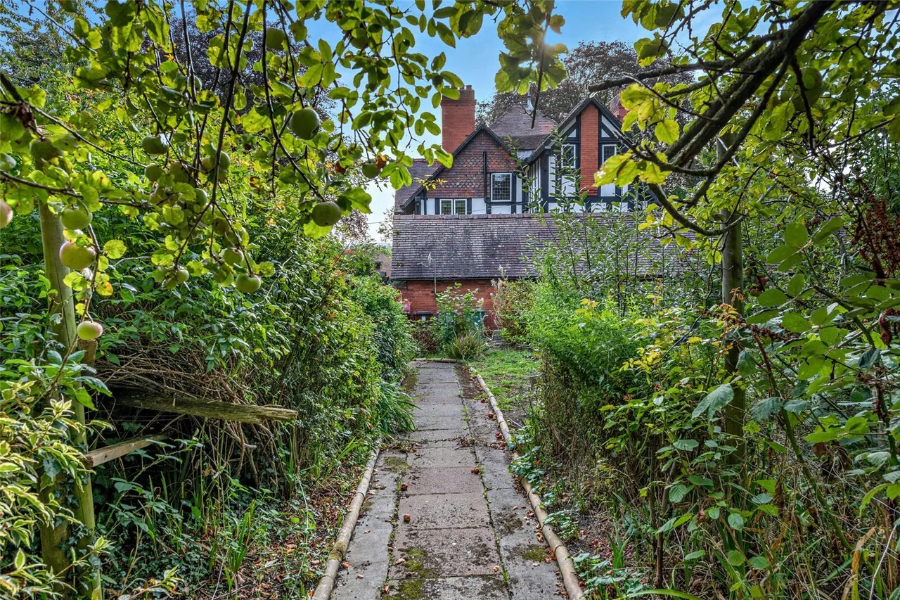 St. Georges Way, Thornton Hough, CH63, photo 34