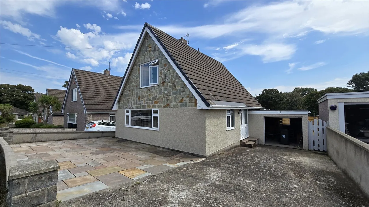 3 bed property for sale, Lewascote, Holyhead, LL65