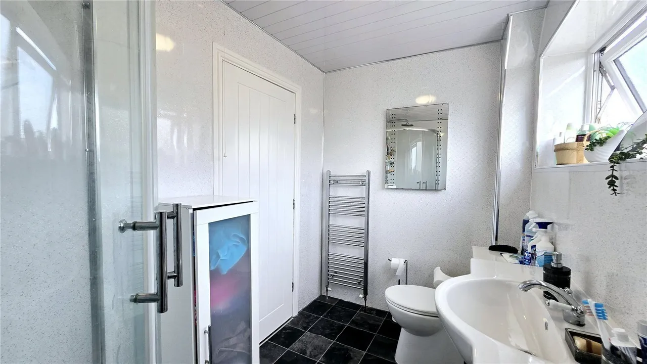 Lewascote, Holyhead, LL65, photo 14