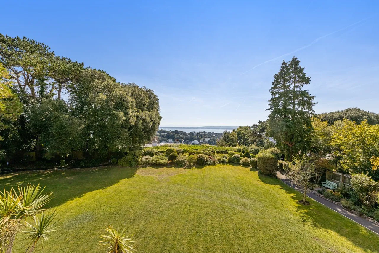 Higher Warberry Road, Torquay, Devon, TQ1 1SA, photo 2