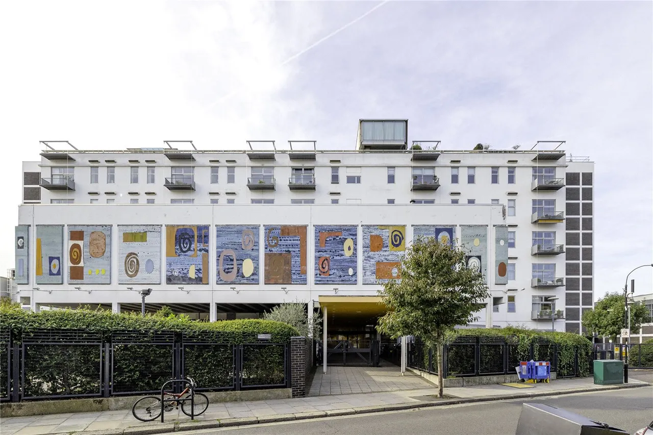 3 bed flat for sale — The Piper Building, Peterborough Road, Fulham, SW6