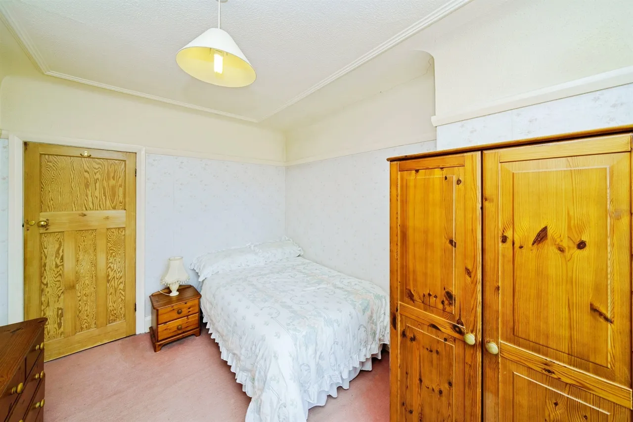 Rolleston Drive, Wallasey, photo 4