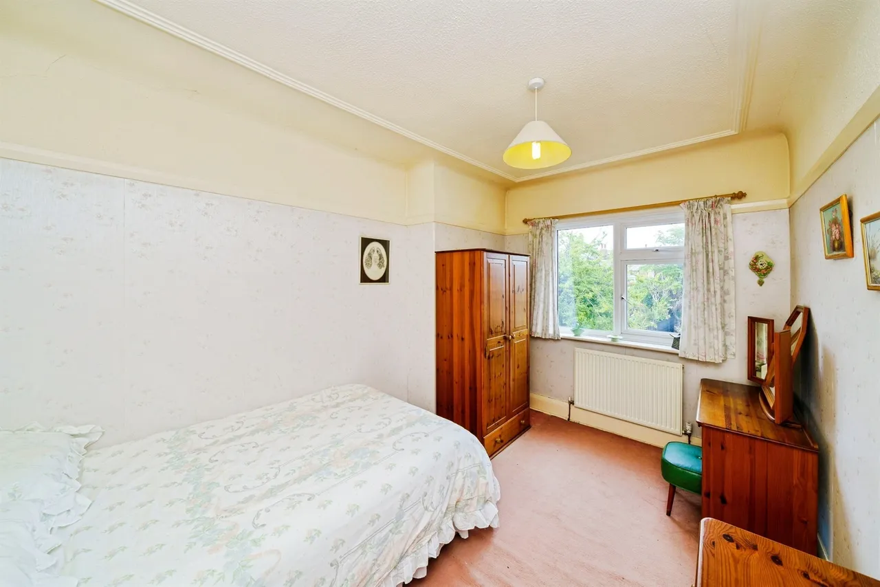 Rolleston Drive, Wallasey, photo 3