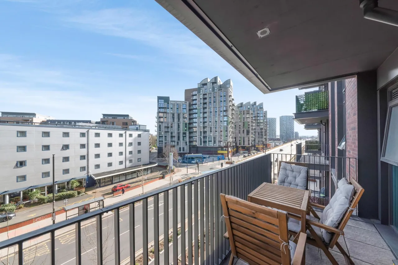 Silvertown Way, London, E16, photo 6