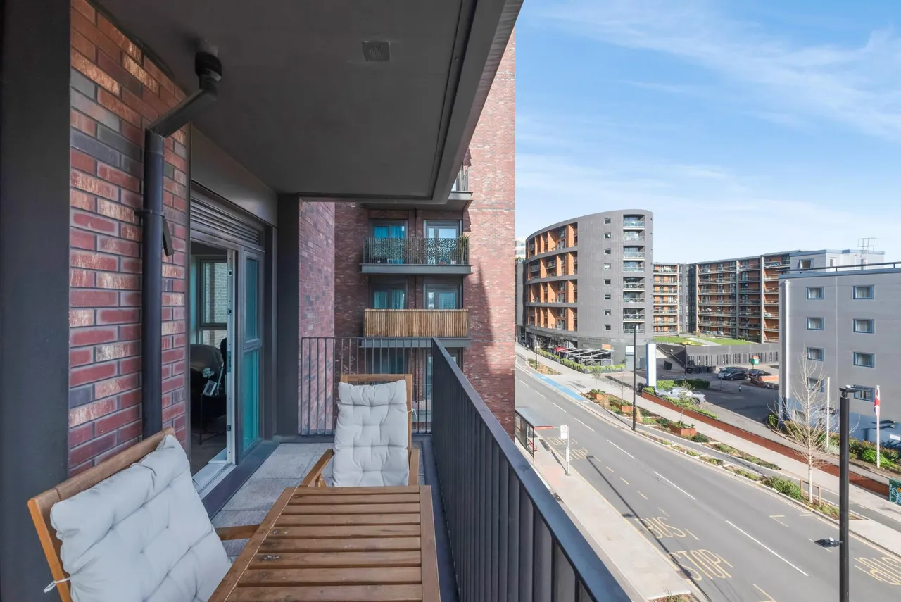 Silvertown Way, London, E16, photo 9