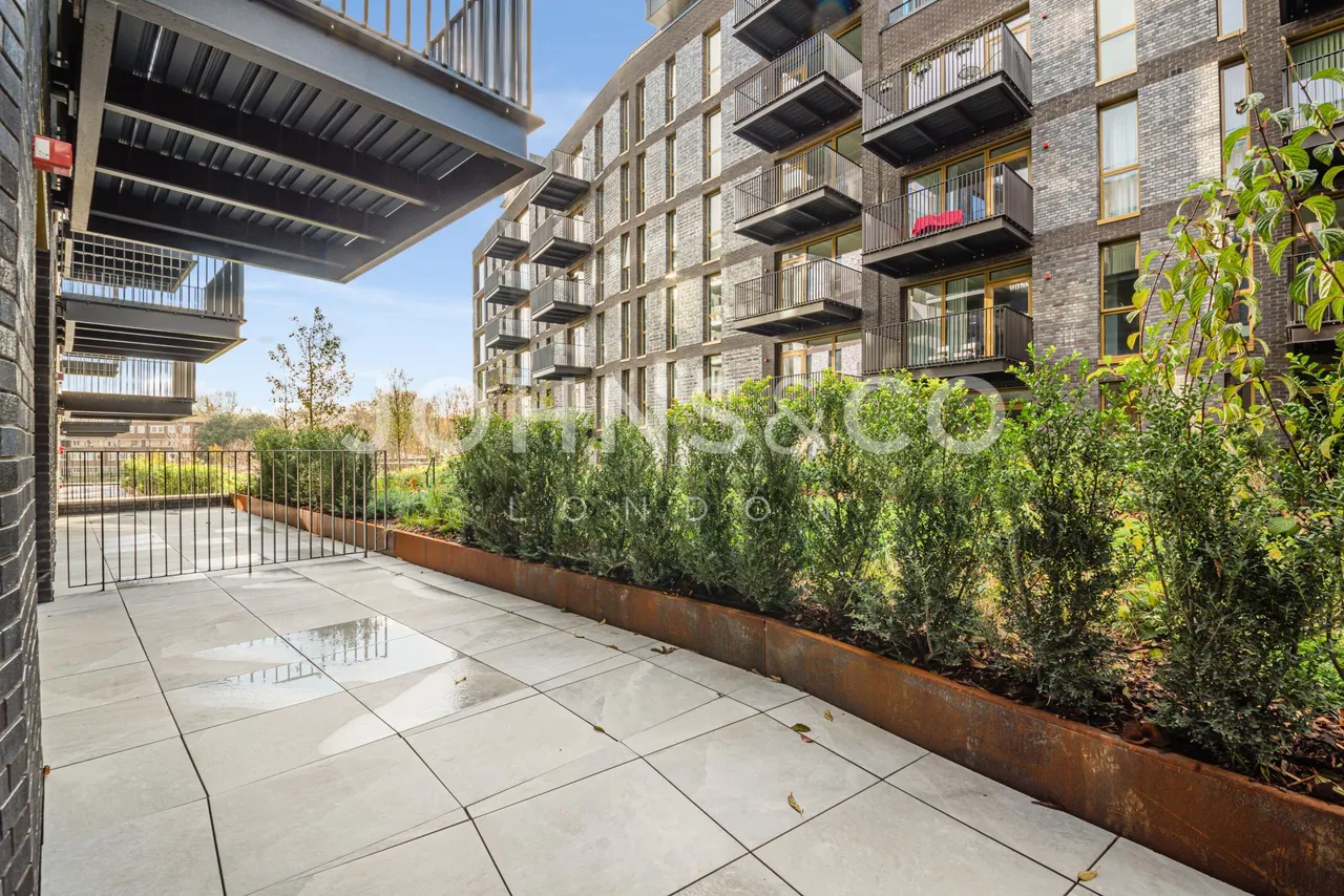 1 bed flat for sale, West Bradbury Yard, Brentford, TW8