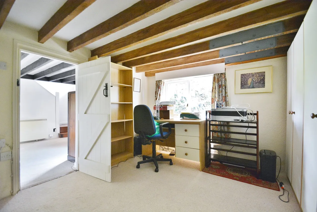 Worminghall Road, Oakley, photo 8