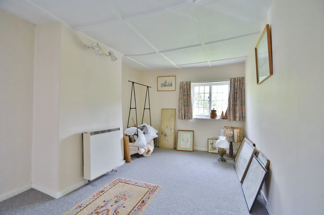 Worminghall Road, Oakley, photo 12