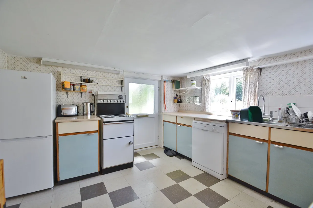 Worminghall Road, Oakley, photo 9