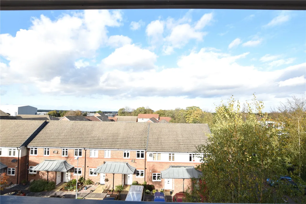 Kenley Place, Farnborough, Hampshire, GU14 6FU, photo 10