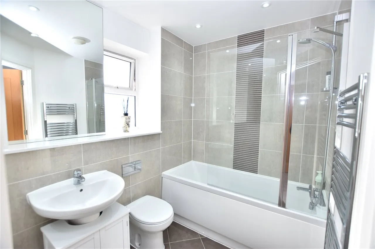 Kenley Place, Farnborough, Hampshire, GU14 6FU, photo 5