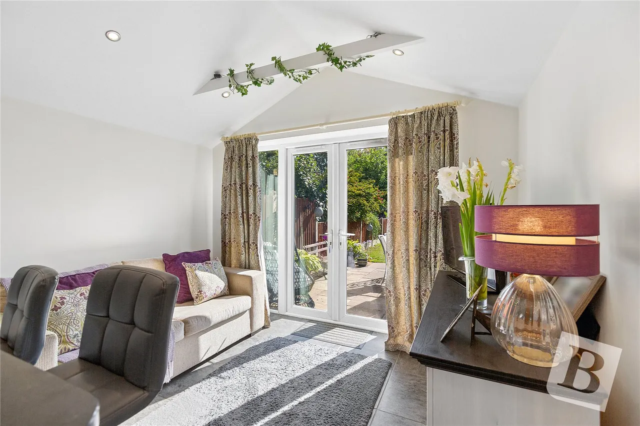 Catherine Road, Gidea Park, RM2, photo 7