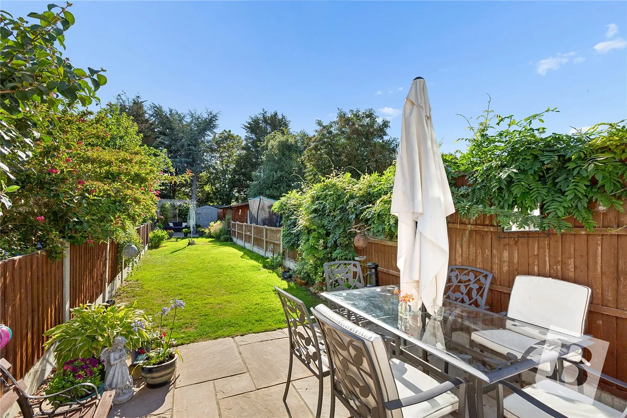 Catherine Road, Gidea Park, RM2, photo 6