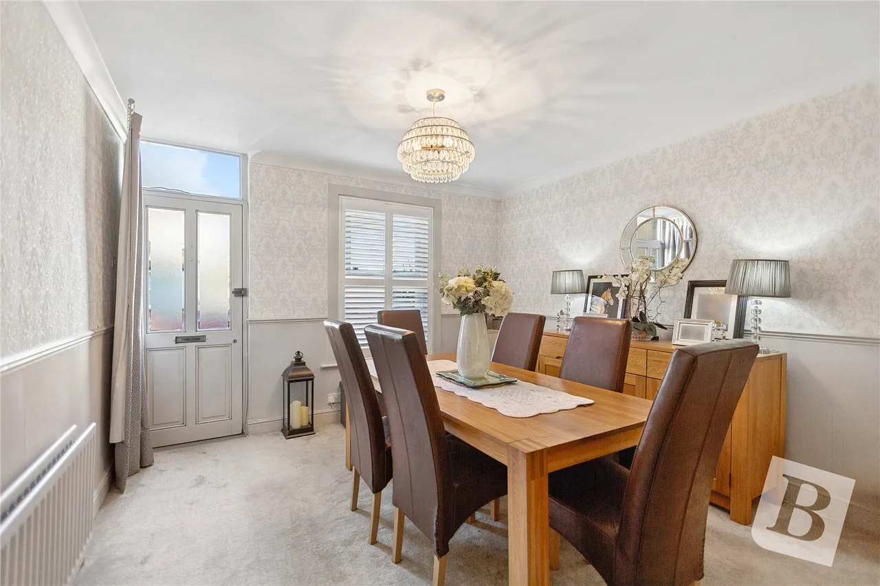 Catherine Road, Gidea Park, RM2, photo 5