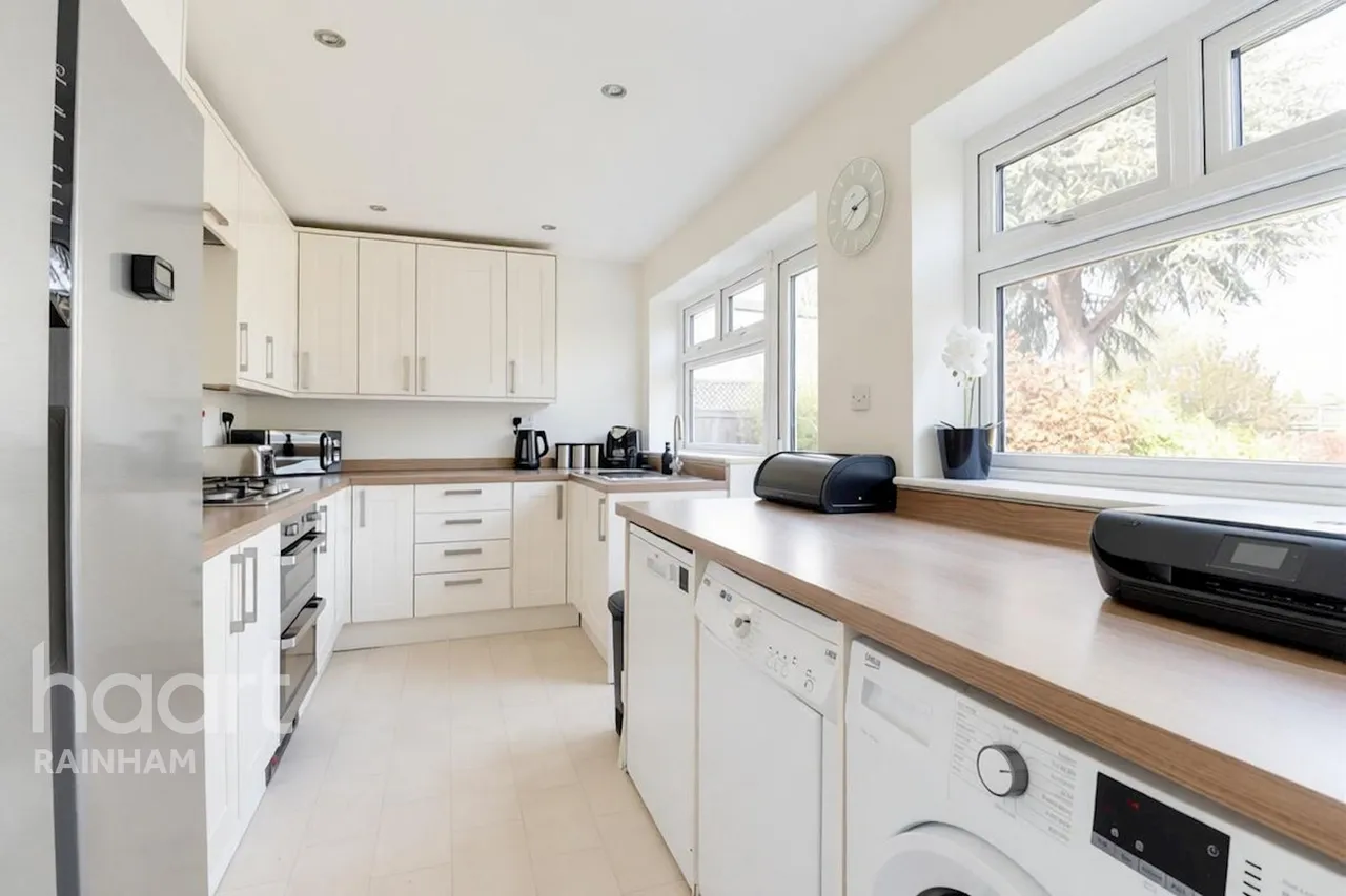 Lambs Lane North, Rainham, RM13, photo 7