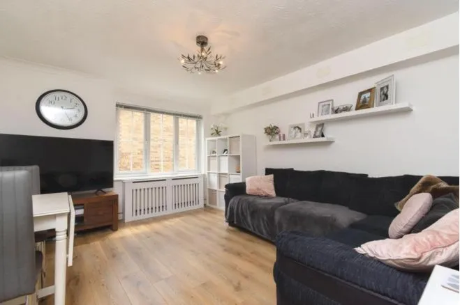 Aspen Vale, Whyteleafe, CR3, photo 3