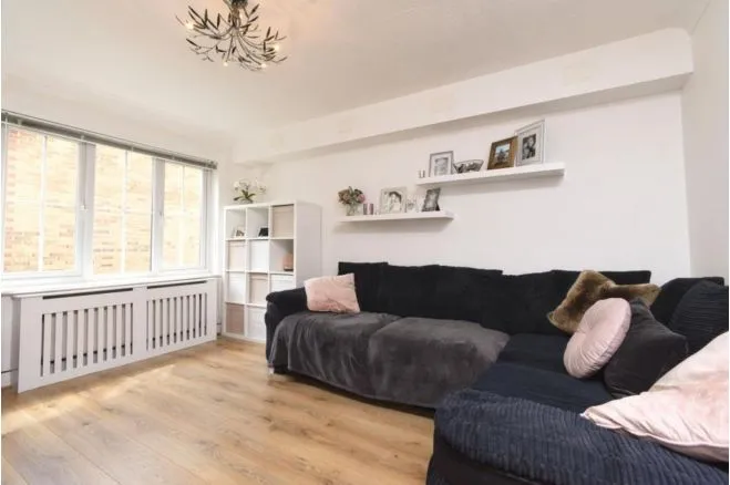 Aspen Vale, Whyteleafe, CR3, photo 4