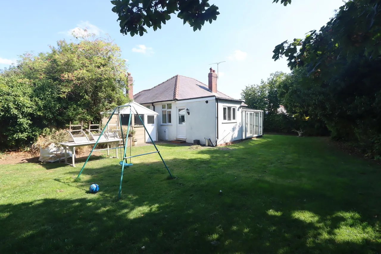 The Crescent, Hagley, Stourbridge, photo 2
