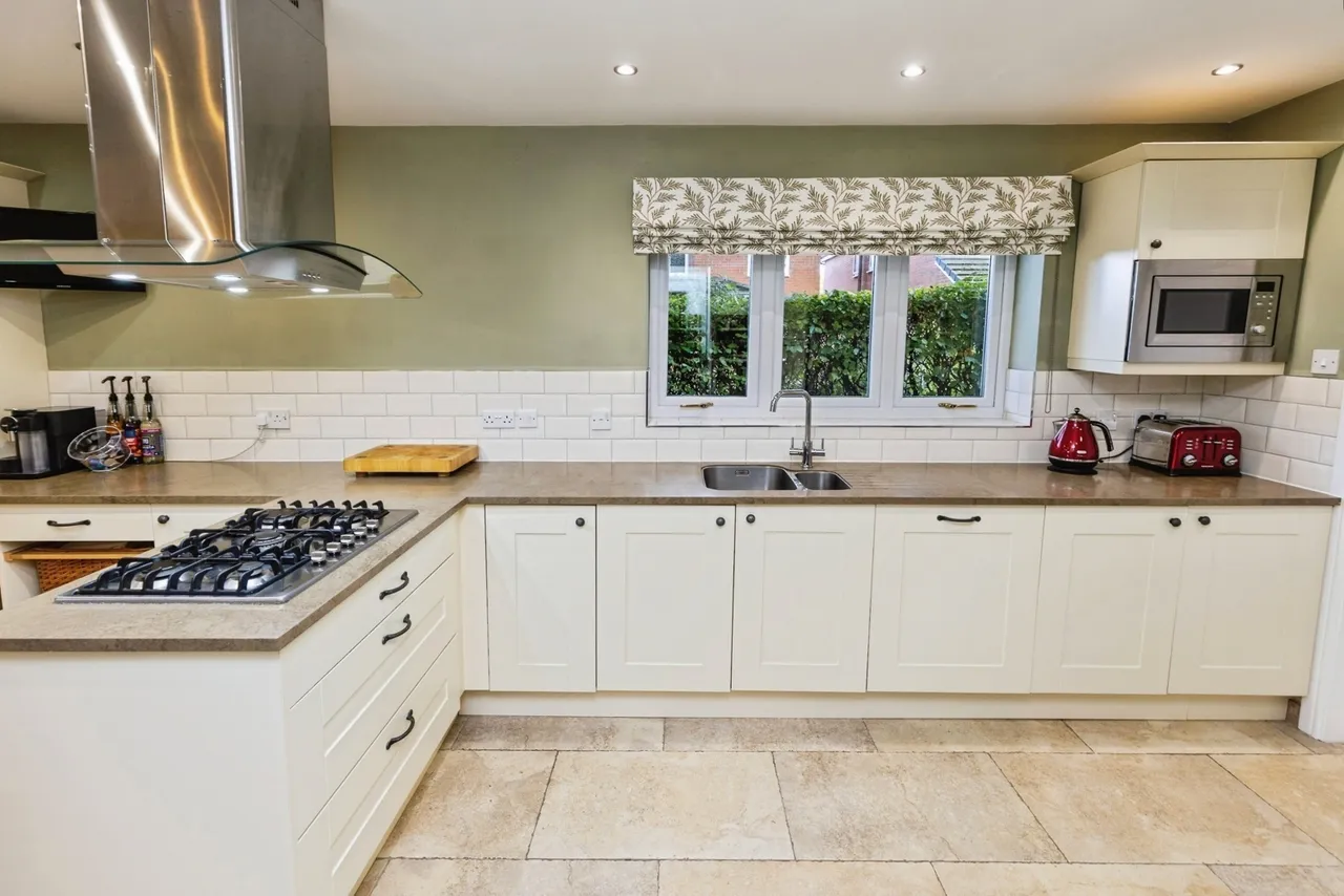 Breton Close, Chester, CH2, photo 8