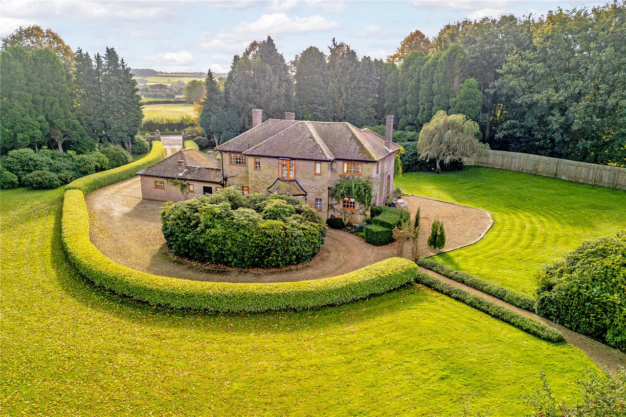 4 bed house for sale, Belvoir Road, Eaton, NG32
