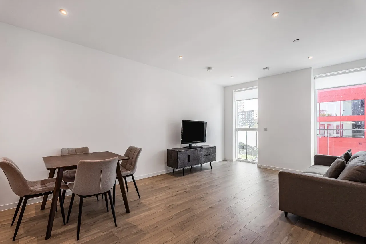 2 bed flat for sale, Corsican Square, London, E3
