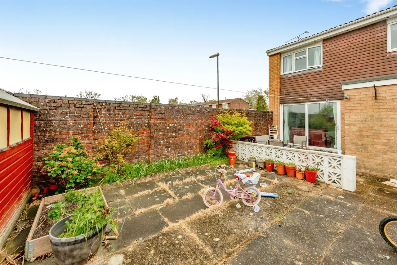 Cowfold Close, Crawley, RH11, photo 13