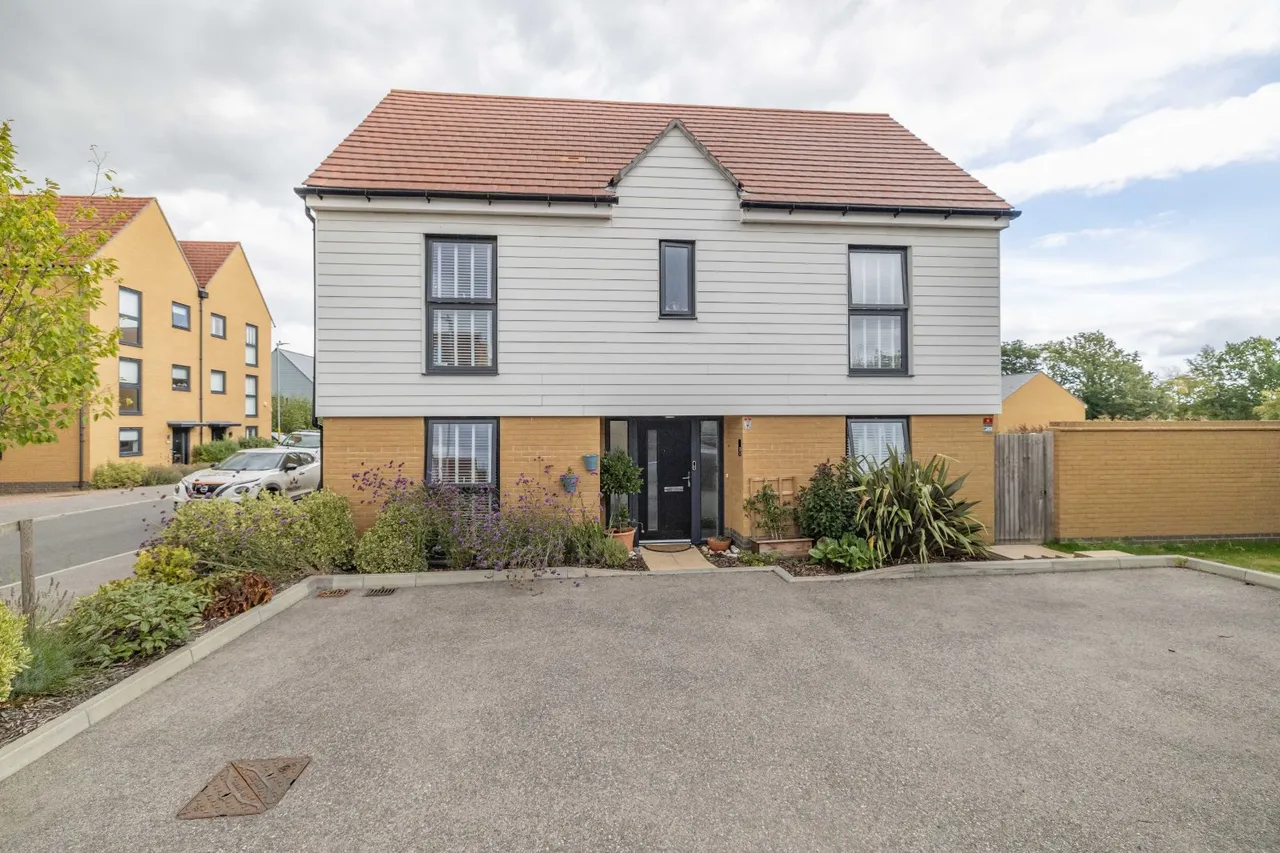 3 bed house for sale, Breeze Meadow, Faversham, ME13
