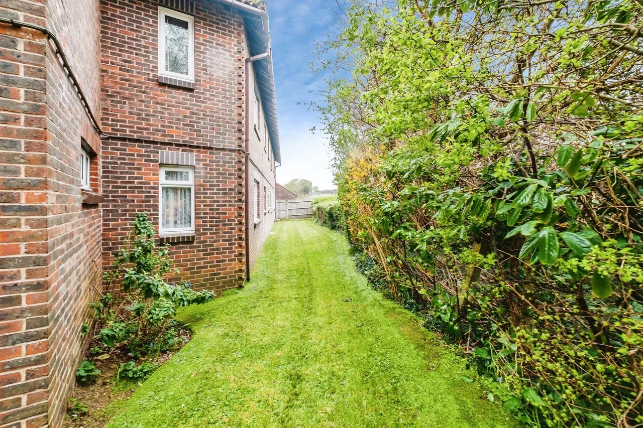 Freshbrook Road, Lancing, BN15, photo 10
