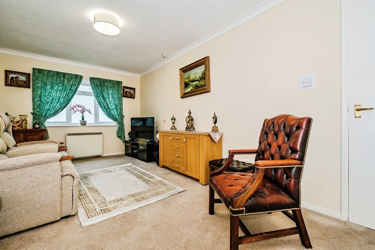 Freshbrook Road, Lancing, BN15, photo 2