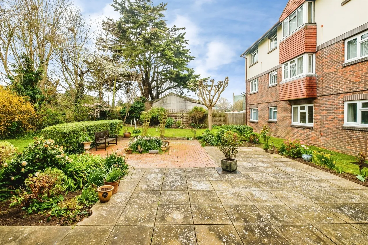 Freshbrook Road, Lancing, BN15, photo 4