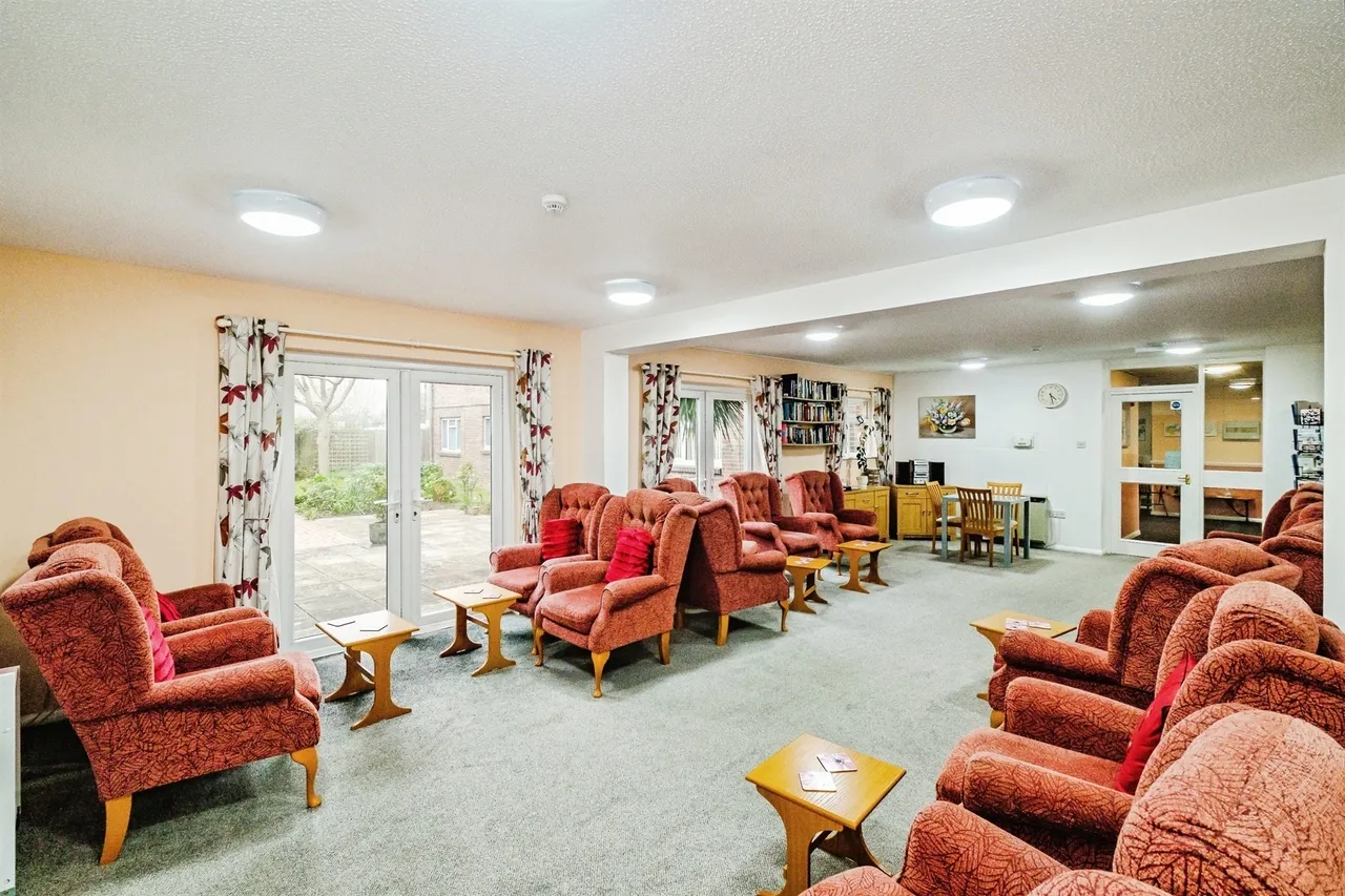Freshbrook Road, Lancing, BN15, photo 17