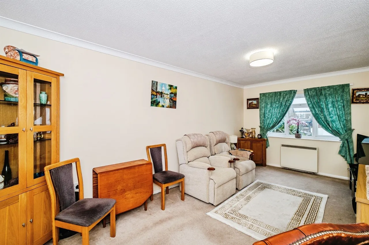 Freshbrook Road, Lancing, BN15, photo 8