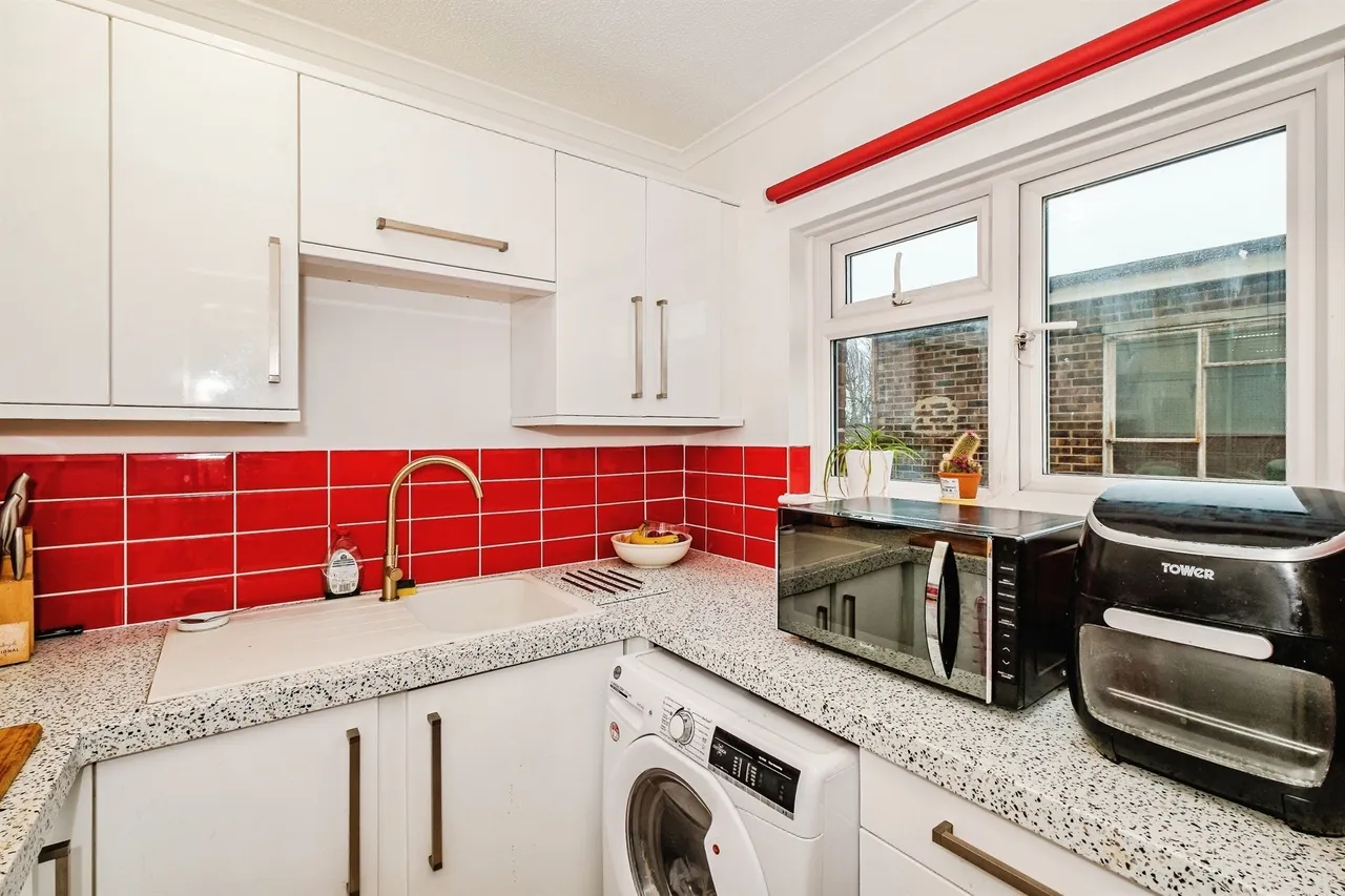 Freshbrook Road, Lancing, BN15, photo 5