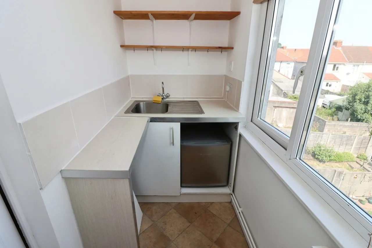 Ninth Avenue, Bristol, Gloucestershire, BS7, photo 8