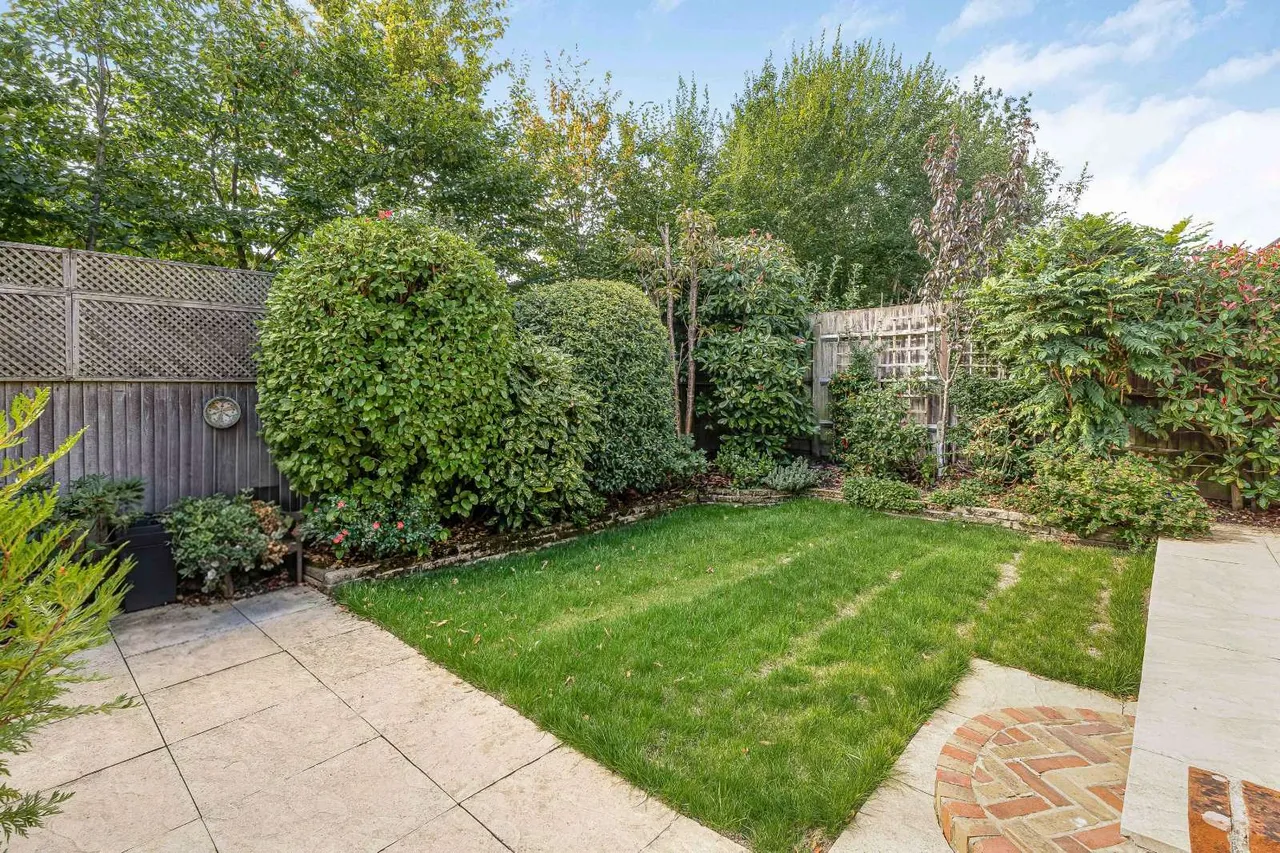 Northend Close, Petworth, West Sussex, GU28 9NS, photo 9